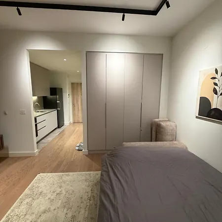 Waterfront Luxury & Free Parking