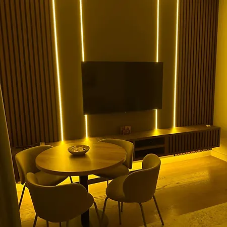 Waterfront Luxury & Free Parking Belgrade