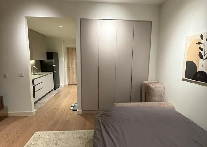 Waterfront Luxury & Free Parking